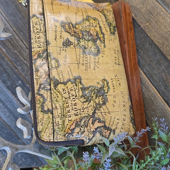 Patricia Nash European Map Clutch Free Shipping - Picture 6 of 11